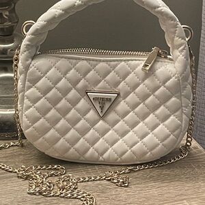 GUESS Quilted White Crossbody Bag mini gold chain never used